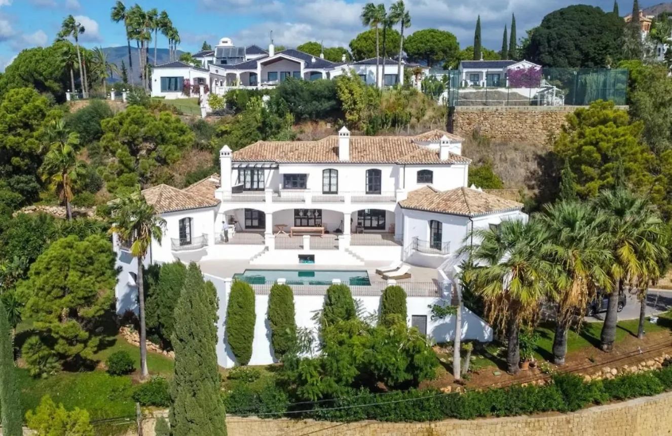 Villa Elegante Con Jardin Y Piscina Malaga